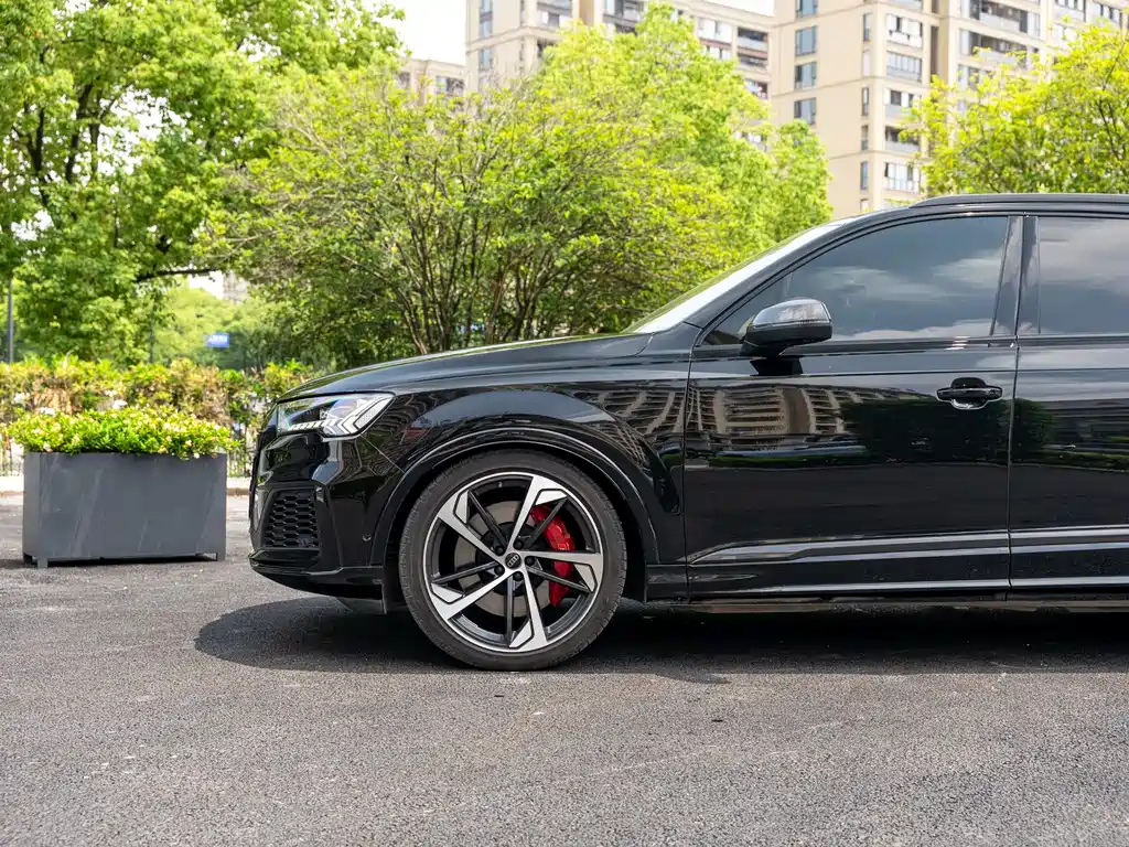 Audi SQ7 — фото 11