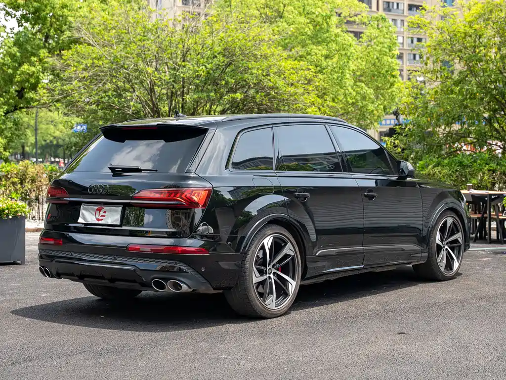 Audi SQ7 — фото 4