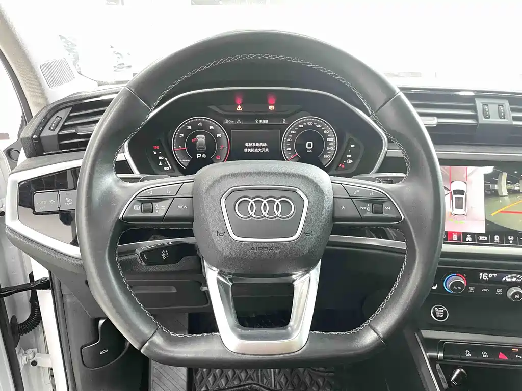 Audi Q3 — фото 8