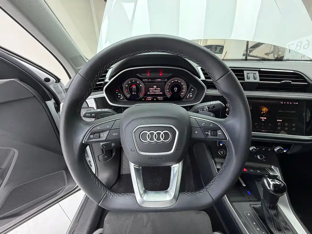 Audi Q3 — фото 11