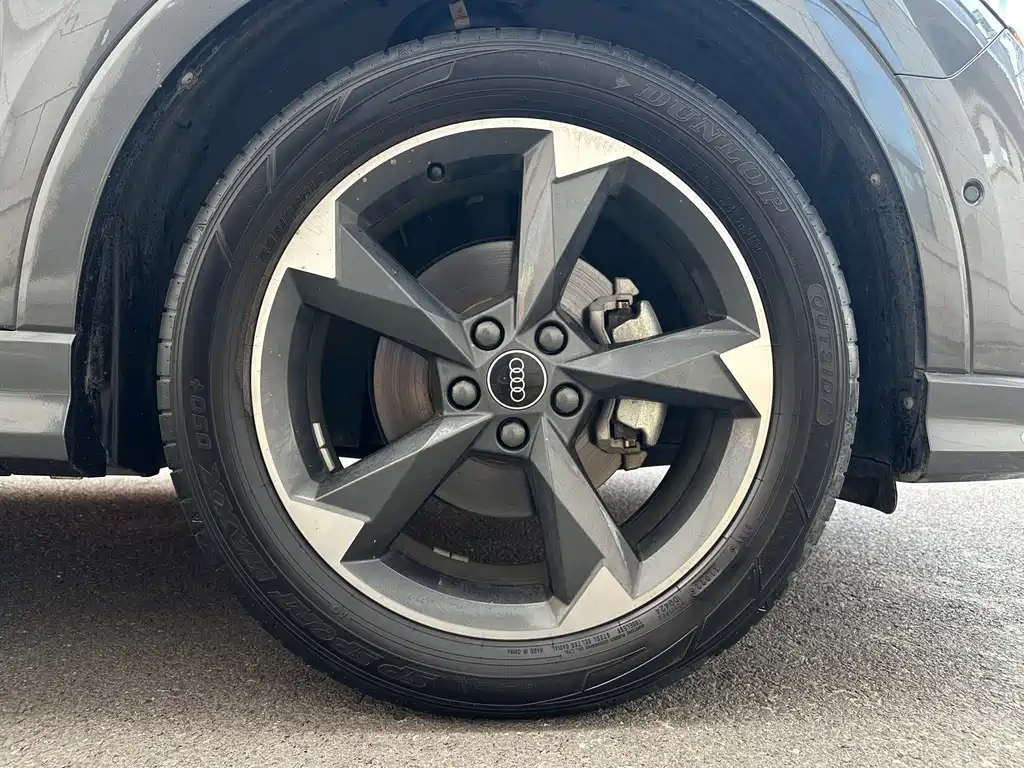 Audi Q3 — фото 23
