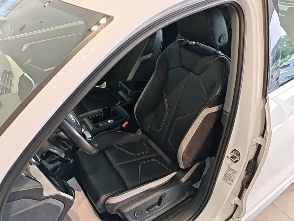 Audi Q3 — фото 15