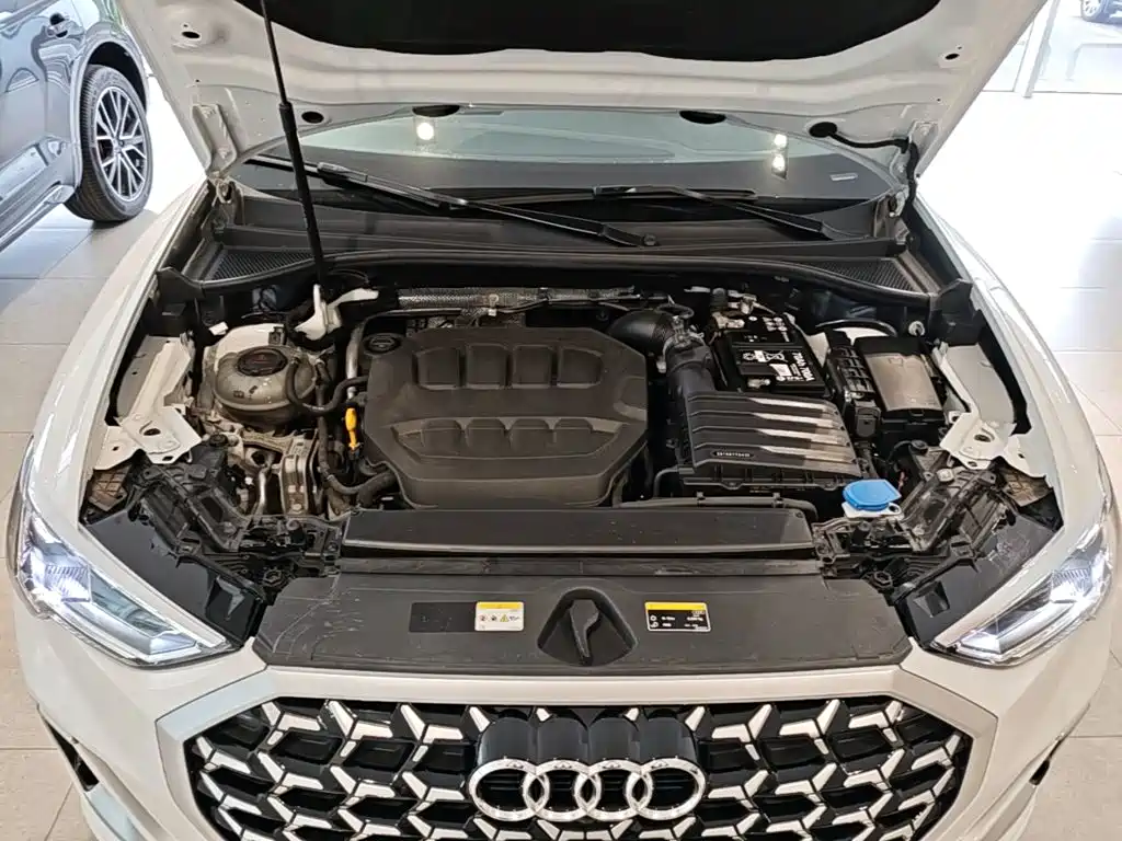 Audi Q3 — фото 20