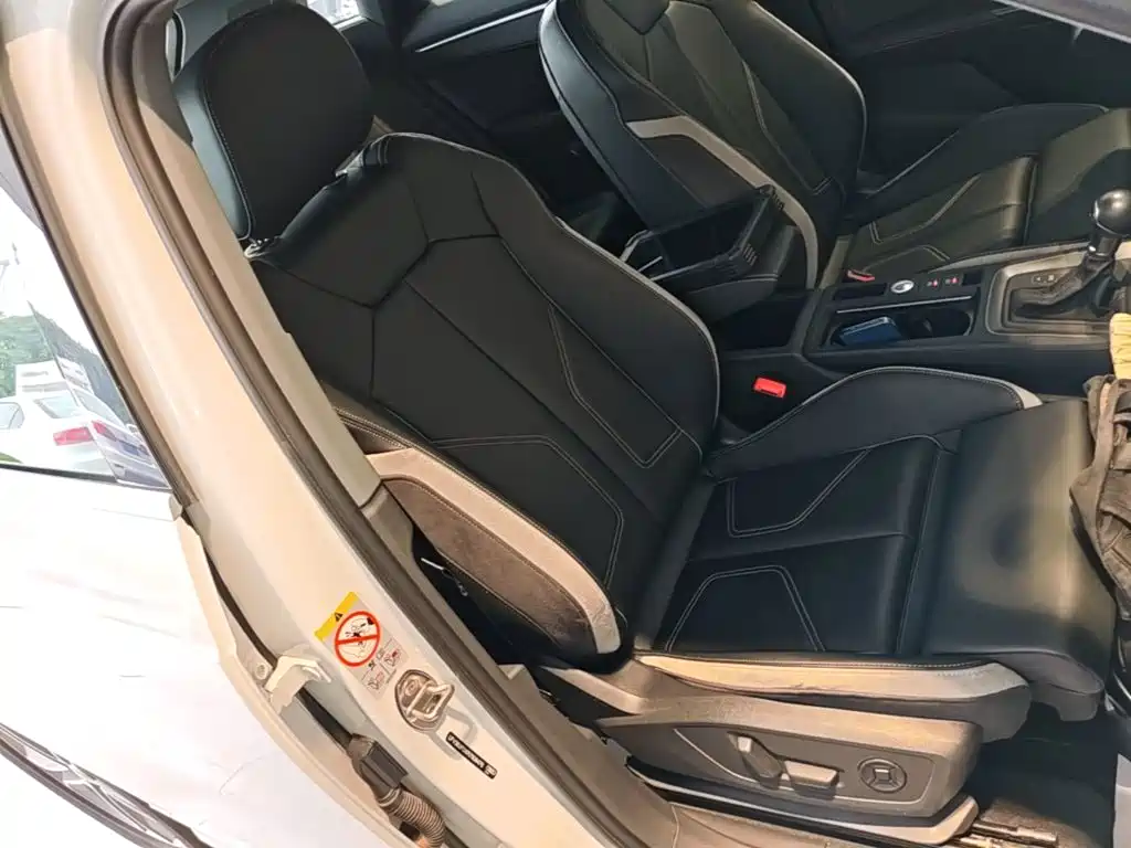 Audi Q3 — фото 25