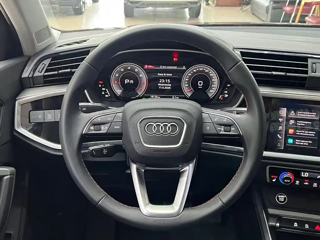 Audi Q3 — фото 10