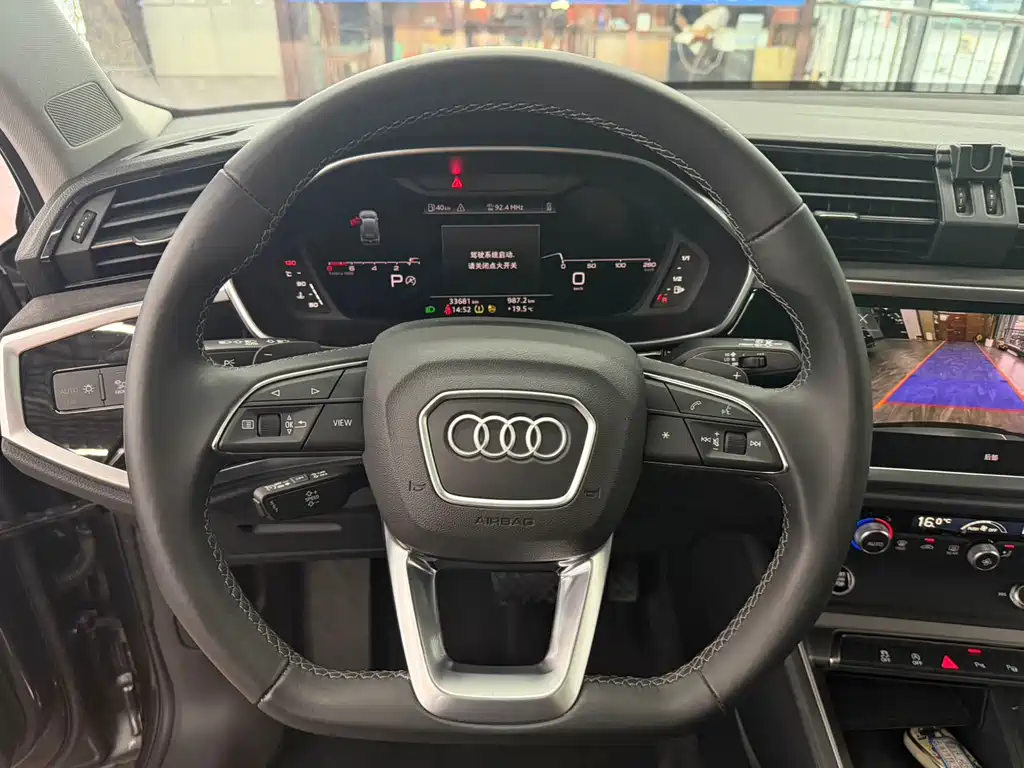 Audi Q3 — фото 7