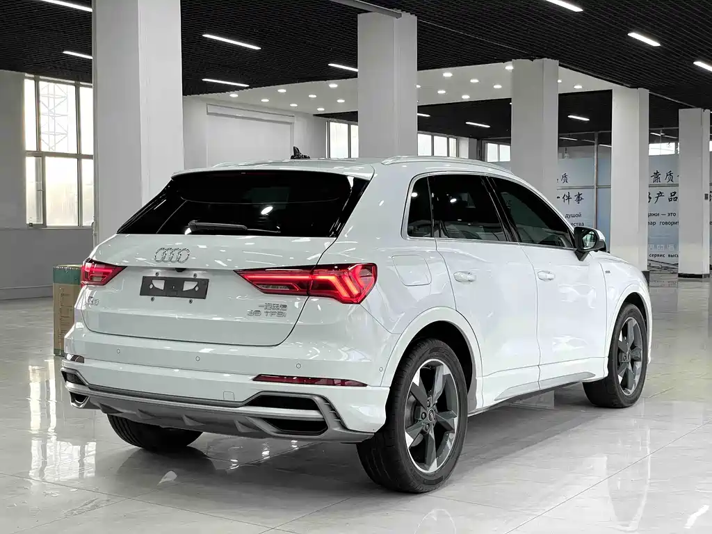 Audi Q3 — фото 6
