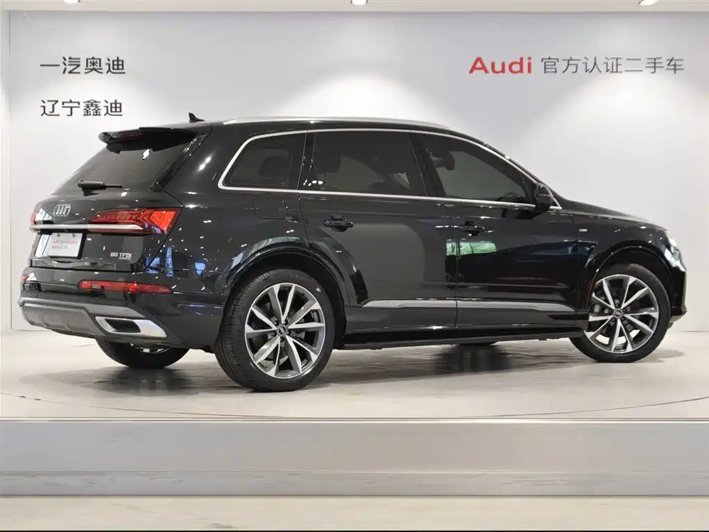 Audi Q7 — фото 4