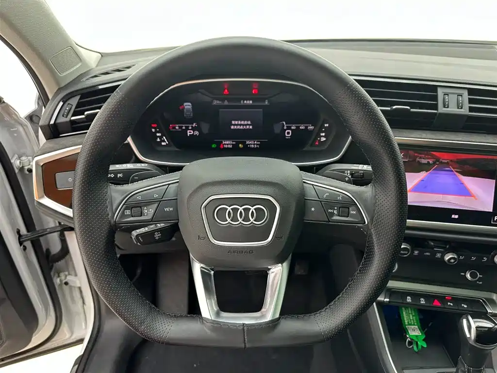 Audi Q3 — фото 20
