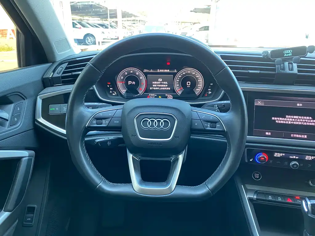 Audi Q3 — фото 17