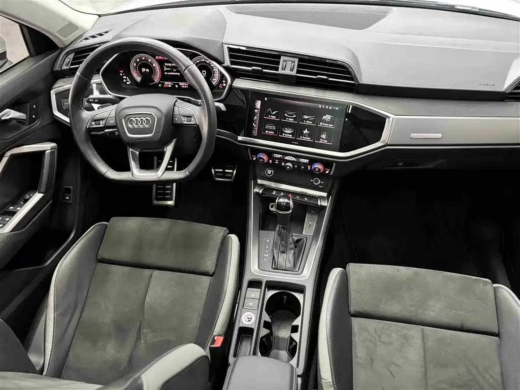Audi Q3 — фото 13