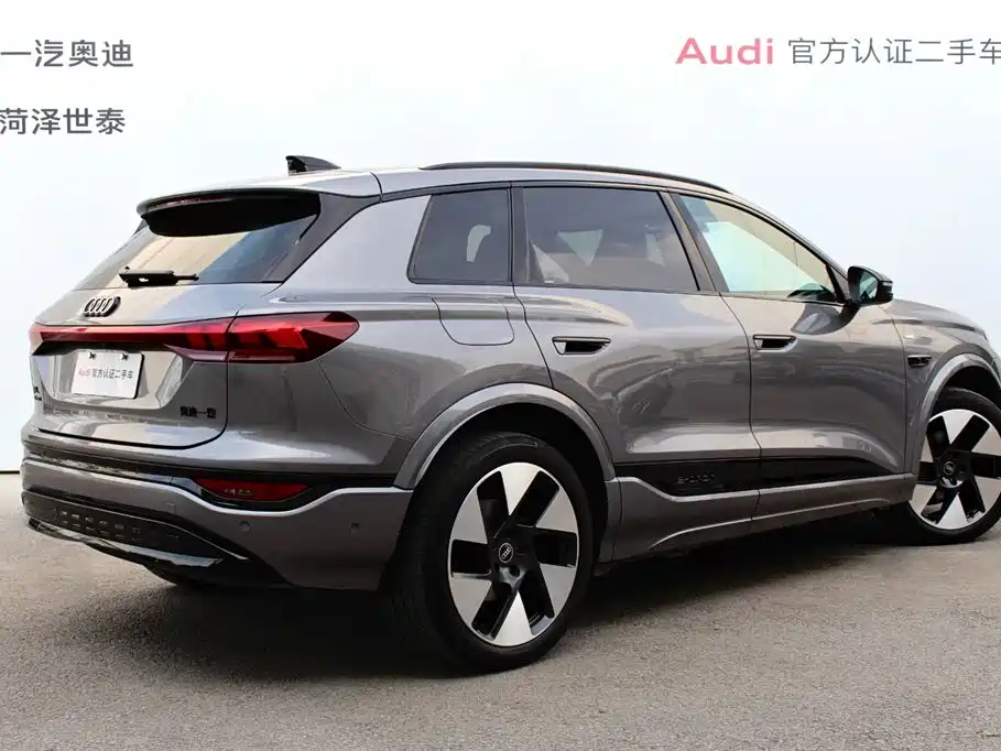 Audi Q6L e-tron — фото 2