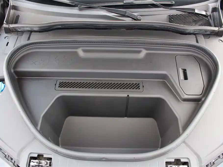 Audi Q6L e-tron — фото 19