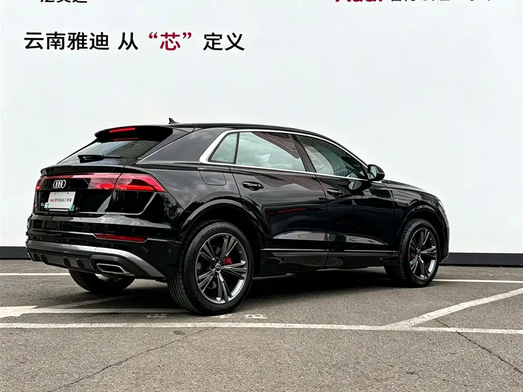 Audi Q8 — фото 4