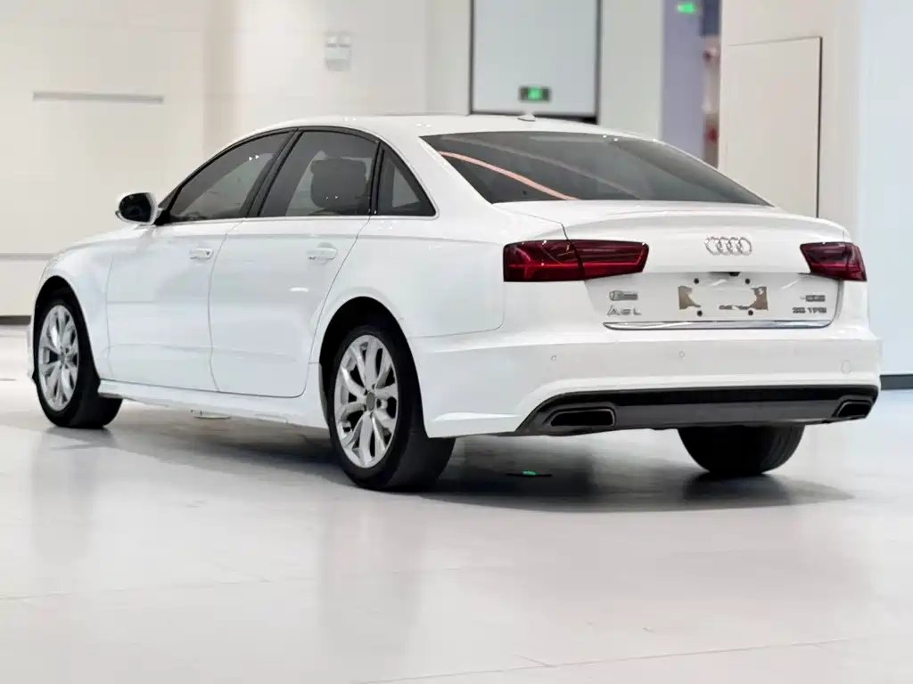 Audi A6L — фото 7