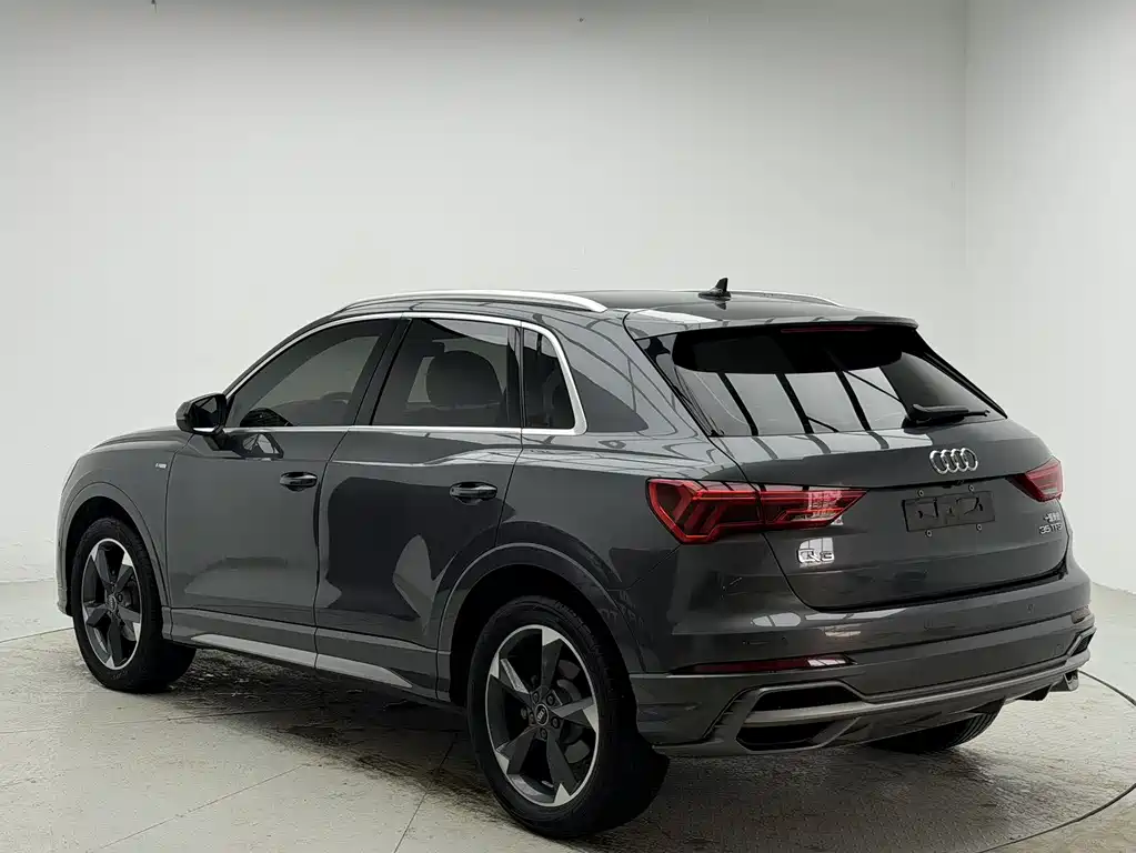 Audi Q3 — фото 4