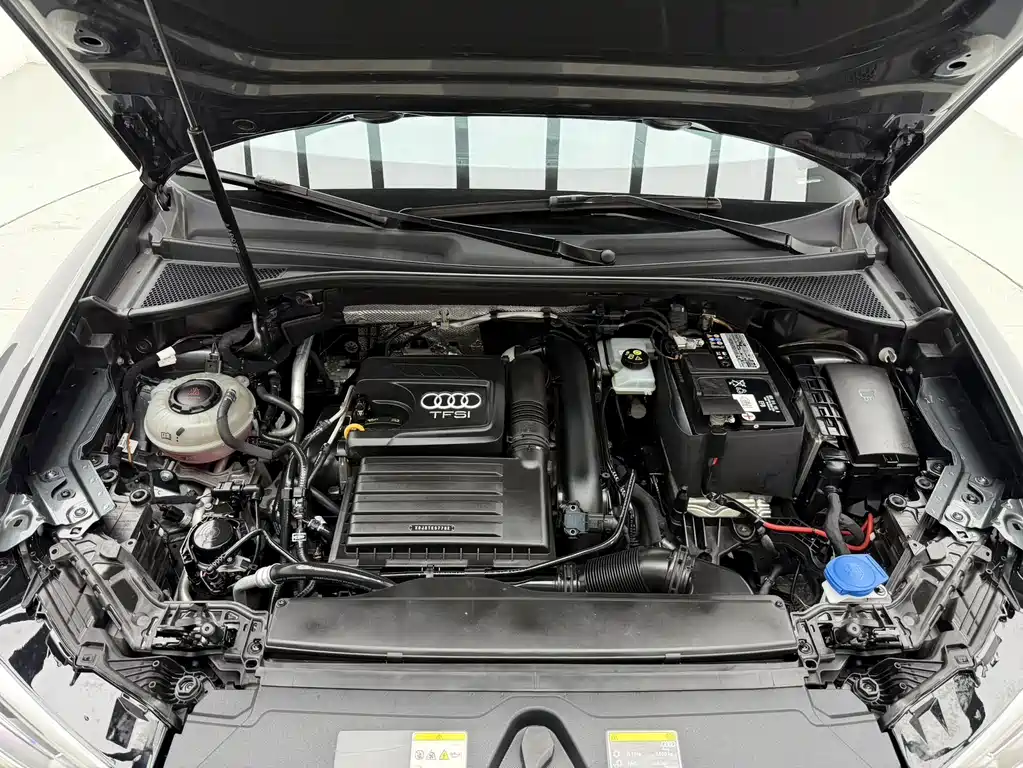 Audi Q3 — фото 18