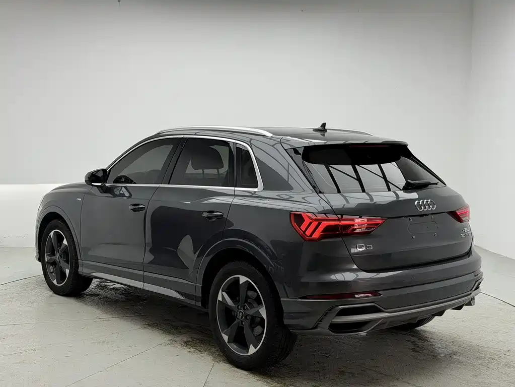 Audi Q3 — фото 6
