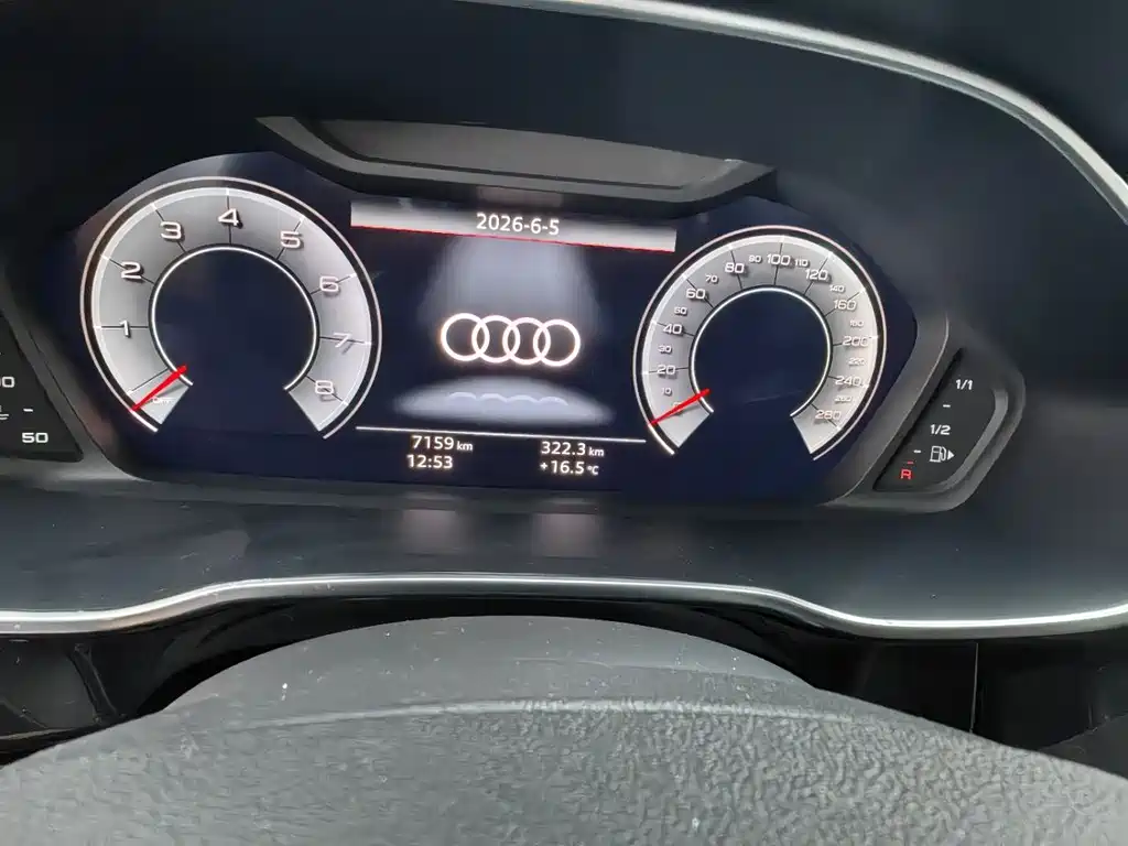 Audi Q3 — фото 19