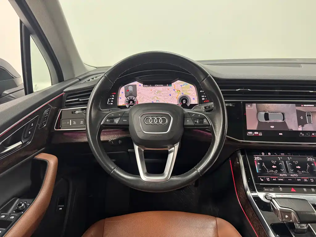 Audi Q7 — фото 10
