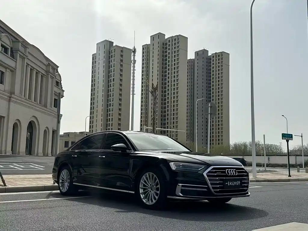 Audi A8 — фото 3