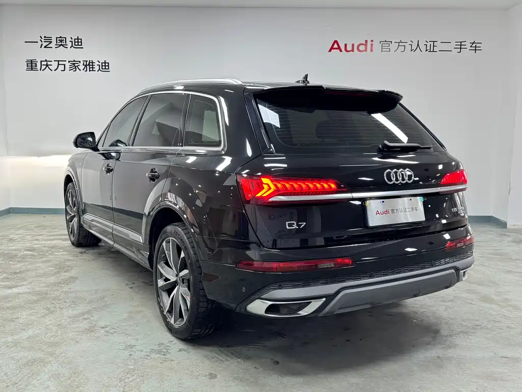 Audi Q7 — фото 6