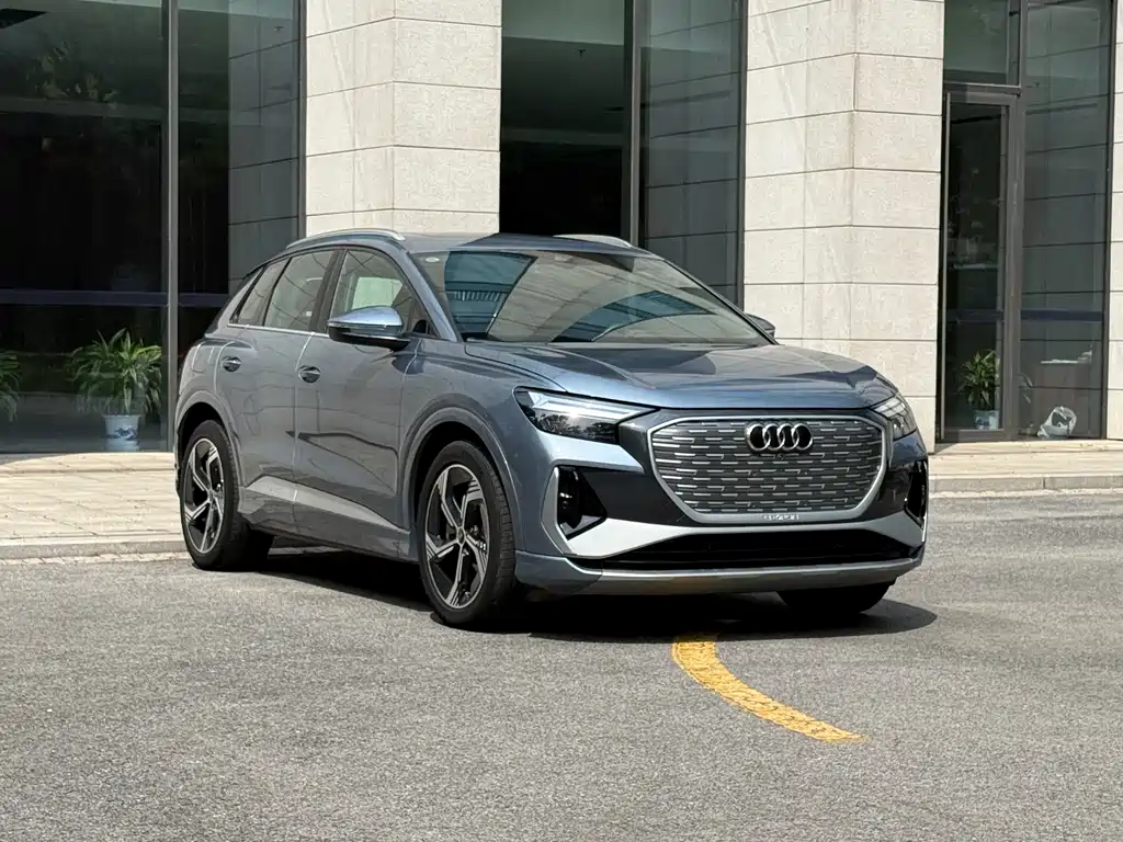 Audi Q4 e-tron — фото 3