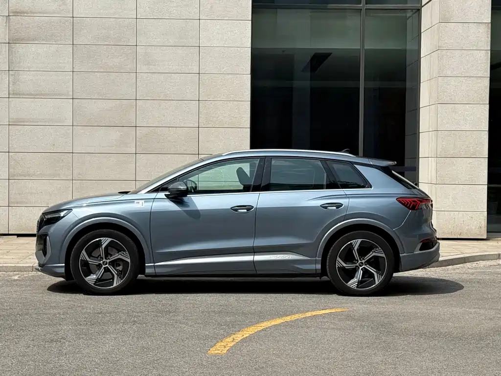Audi Q4 e-tron — фото 4