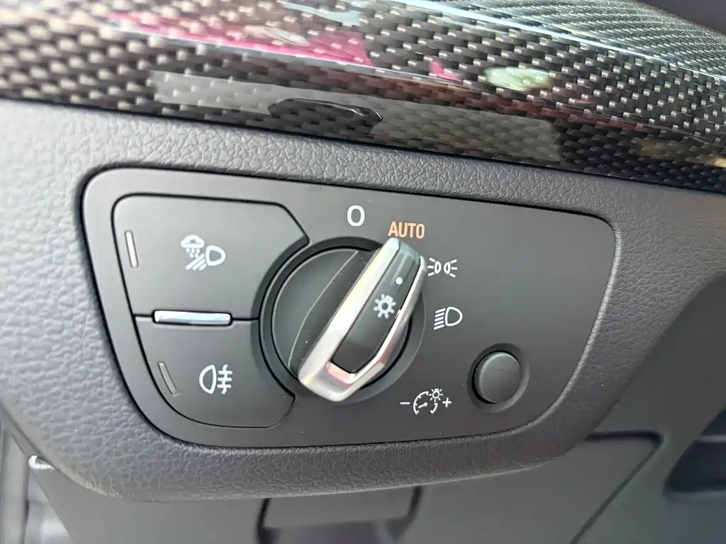 Audi Q5L Sportback — фото 14