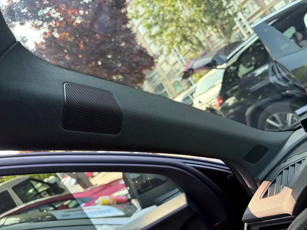Audi Q5L Sportback — фото 18