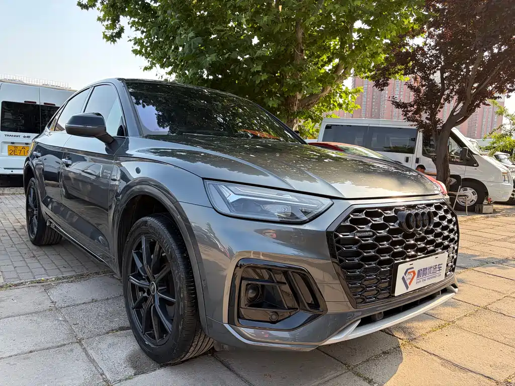 Audi Q5L Sportback — фото 3