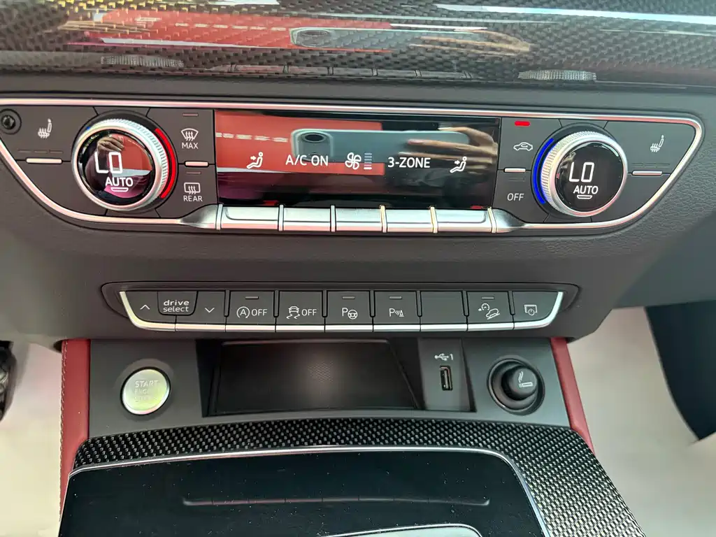 Audi Q5L Sportback — фото 22