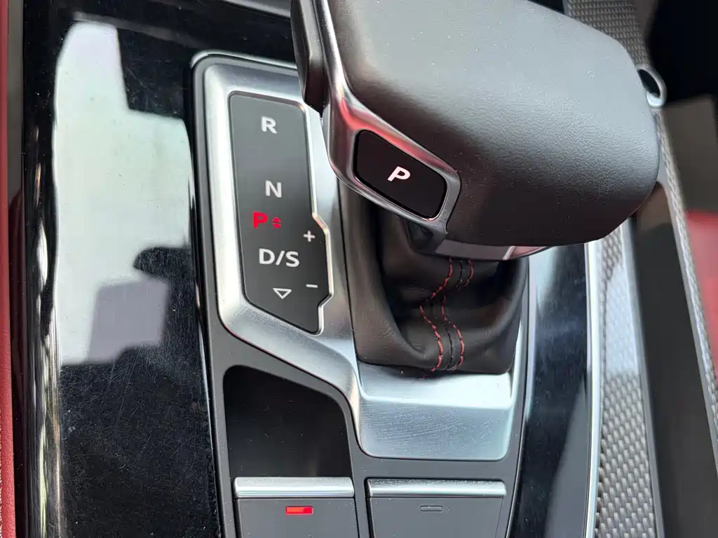Audi Q5L Sportback — фото 24