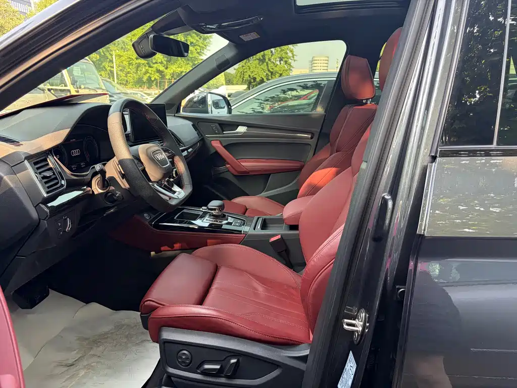 Audi Q5L Sportback — фото 25