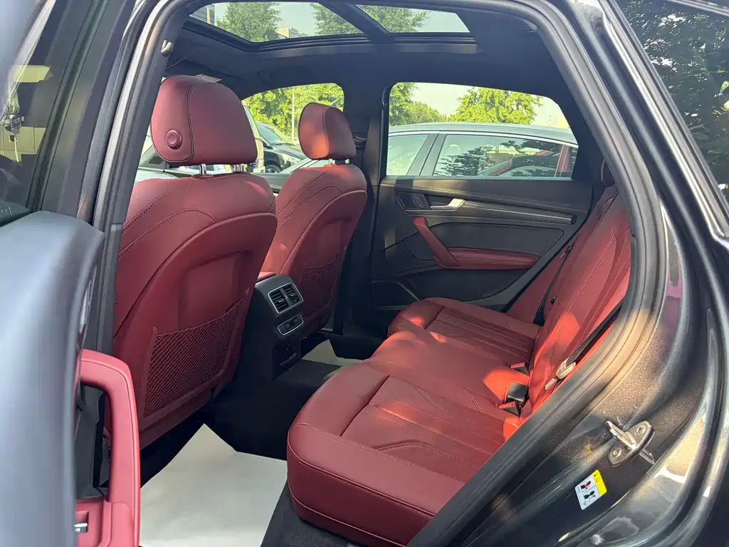 Audi Q5L Sportback — фото 26
