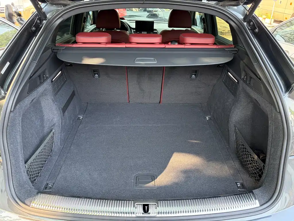 Audi Q5L Sportback — фото 30
