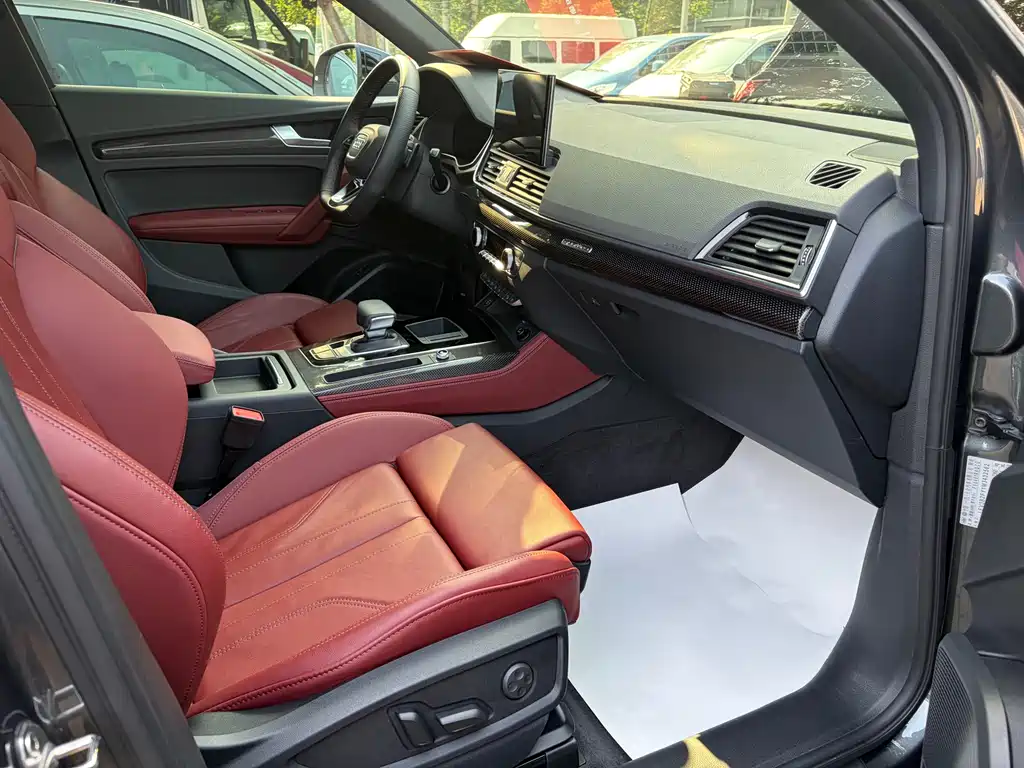 Audi Q5L Sportback — фото 32