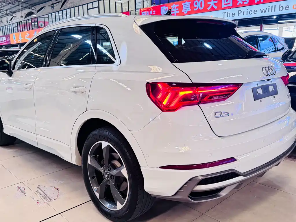 Audi Q3 — фото 11