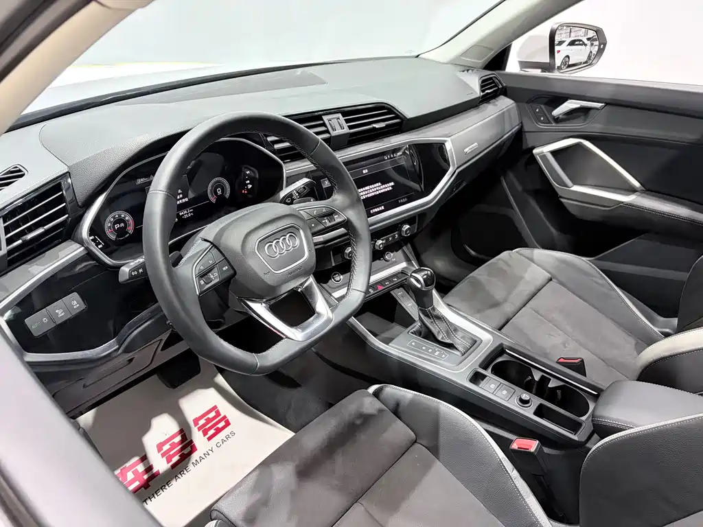 Audi Q3 — фото 14