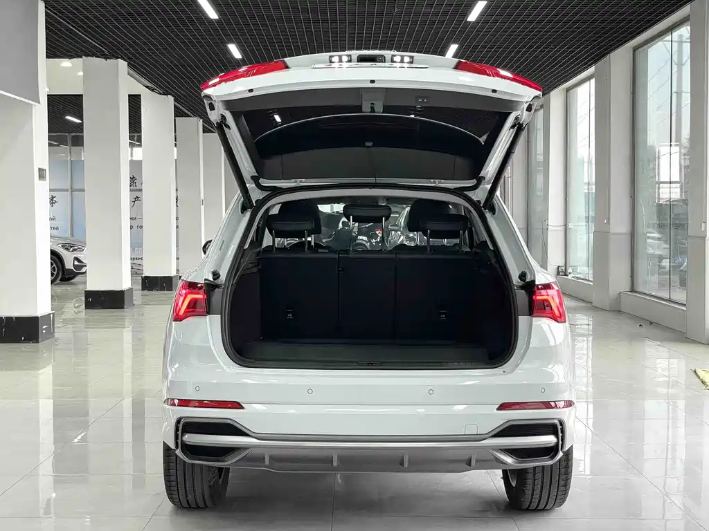 Audi Q3 — фото 15