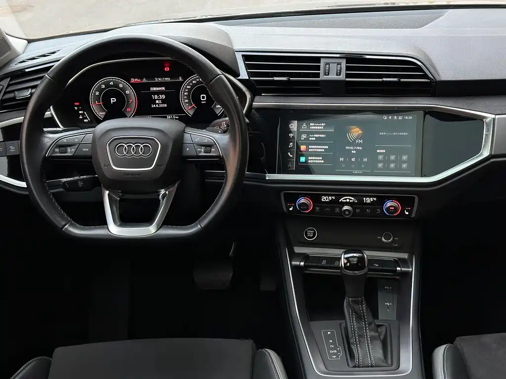 Audi Q3 — фото 15