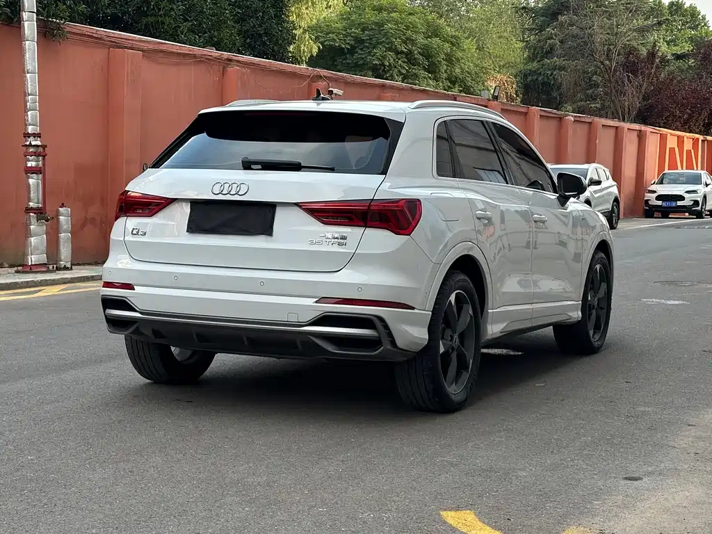 Audi Q3 — фото 4