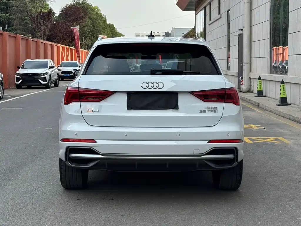 Audi Q3 — фото 5