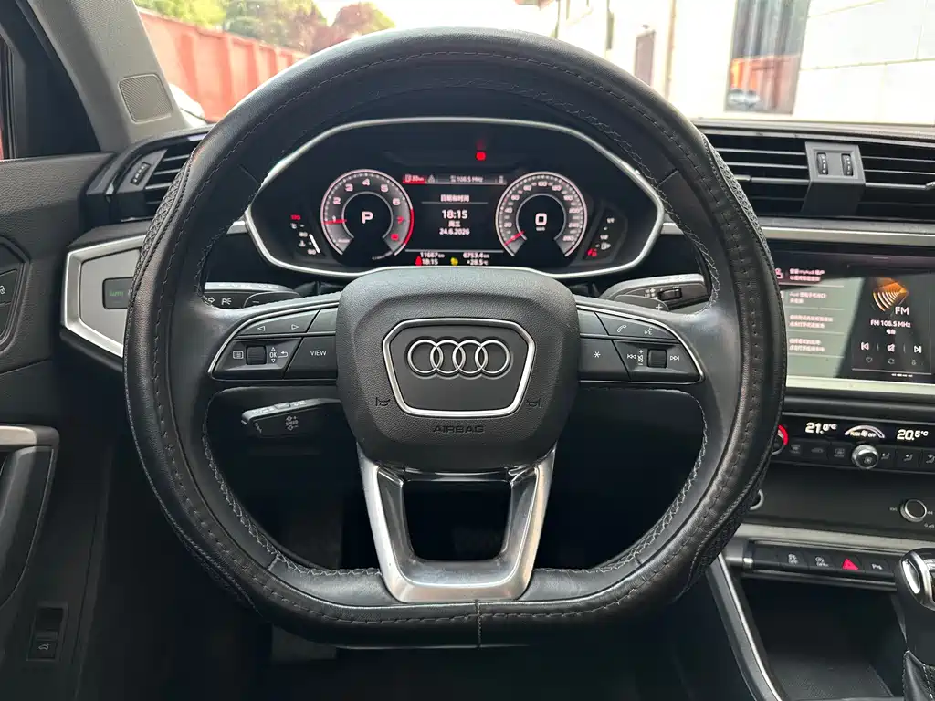 Audi Q3 — фото 8