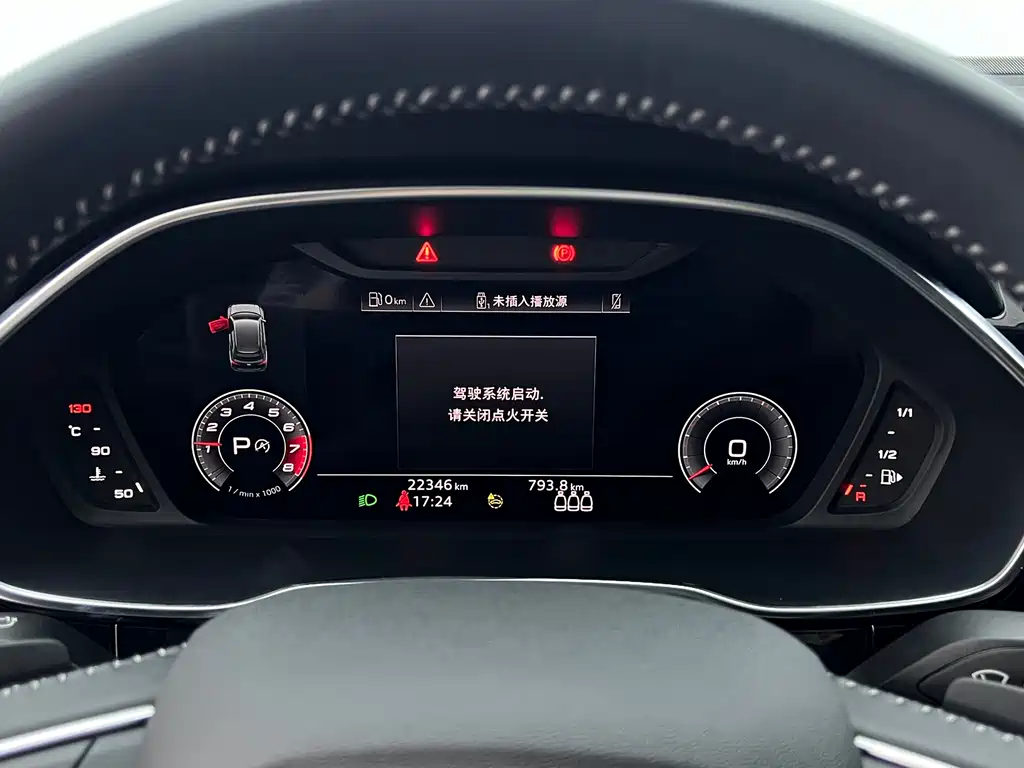 Audi Q3 — фото 18