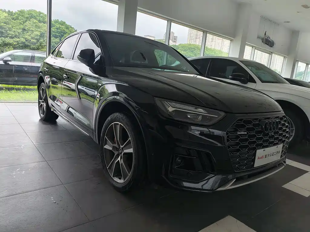 Audi Q5L Sportback — фото 2