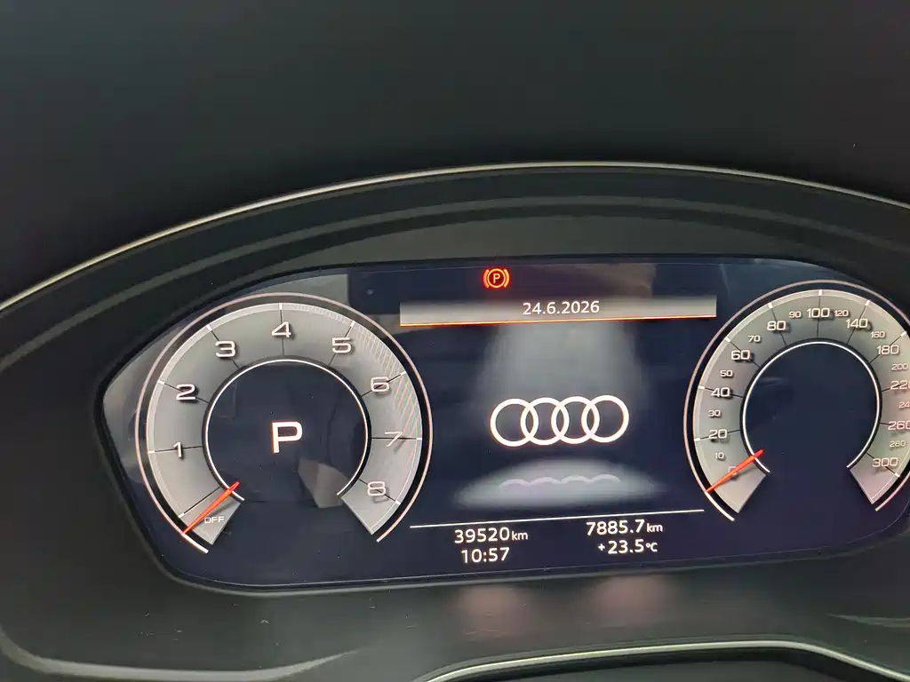 Audi Q5L Sportback — фото 4