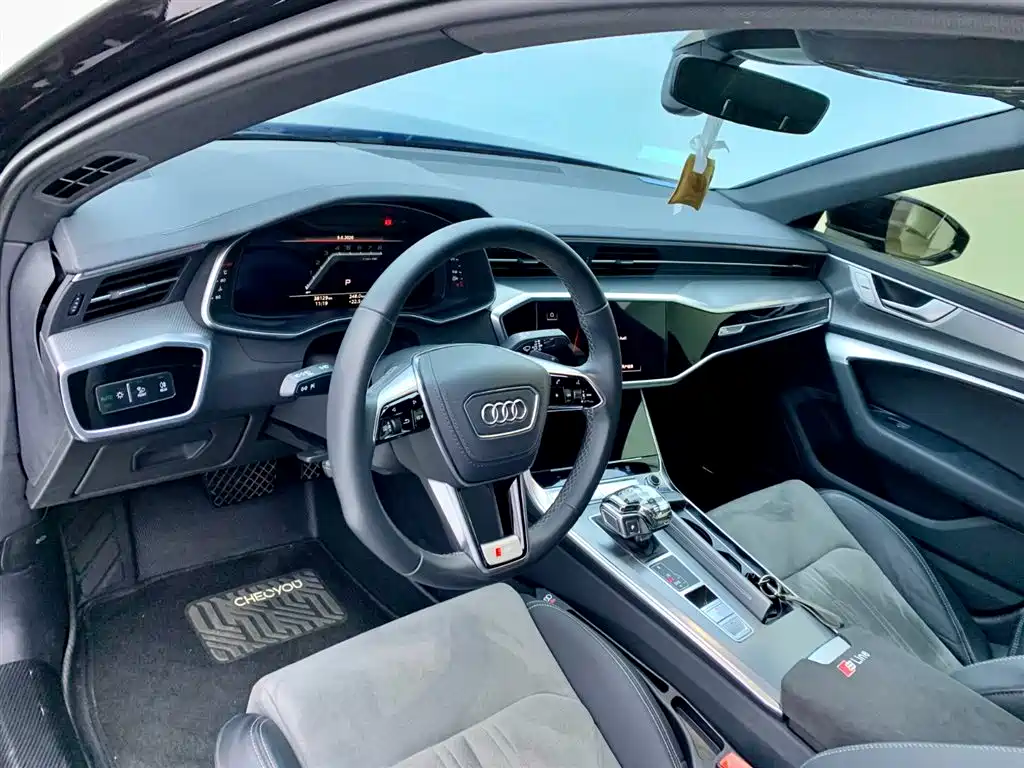 Audi A6L — фото 13