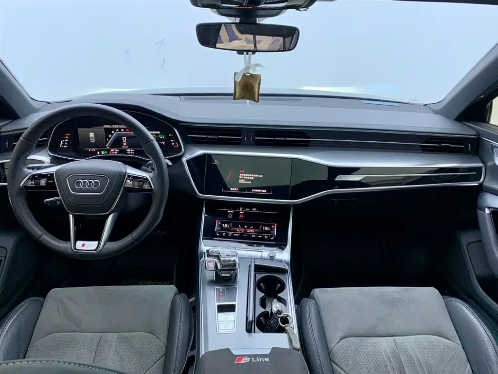 Audi A6L — фото 14