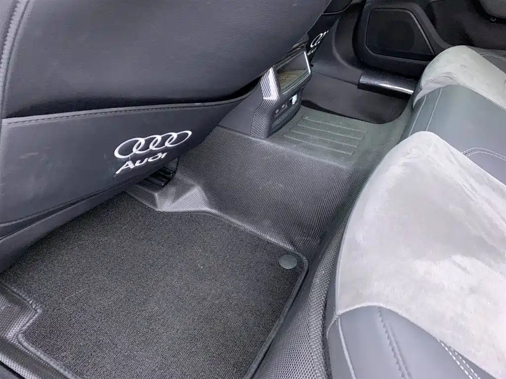Audi A6L — фото 25